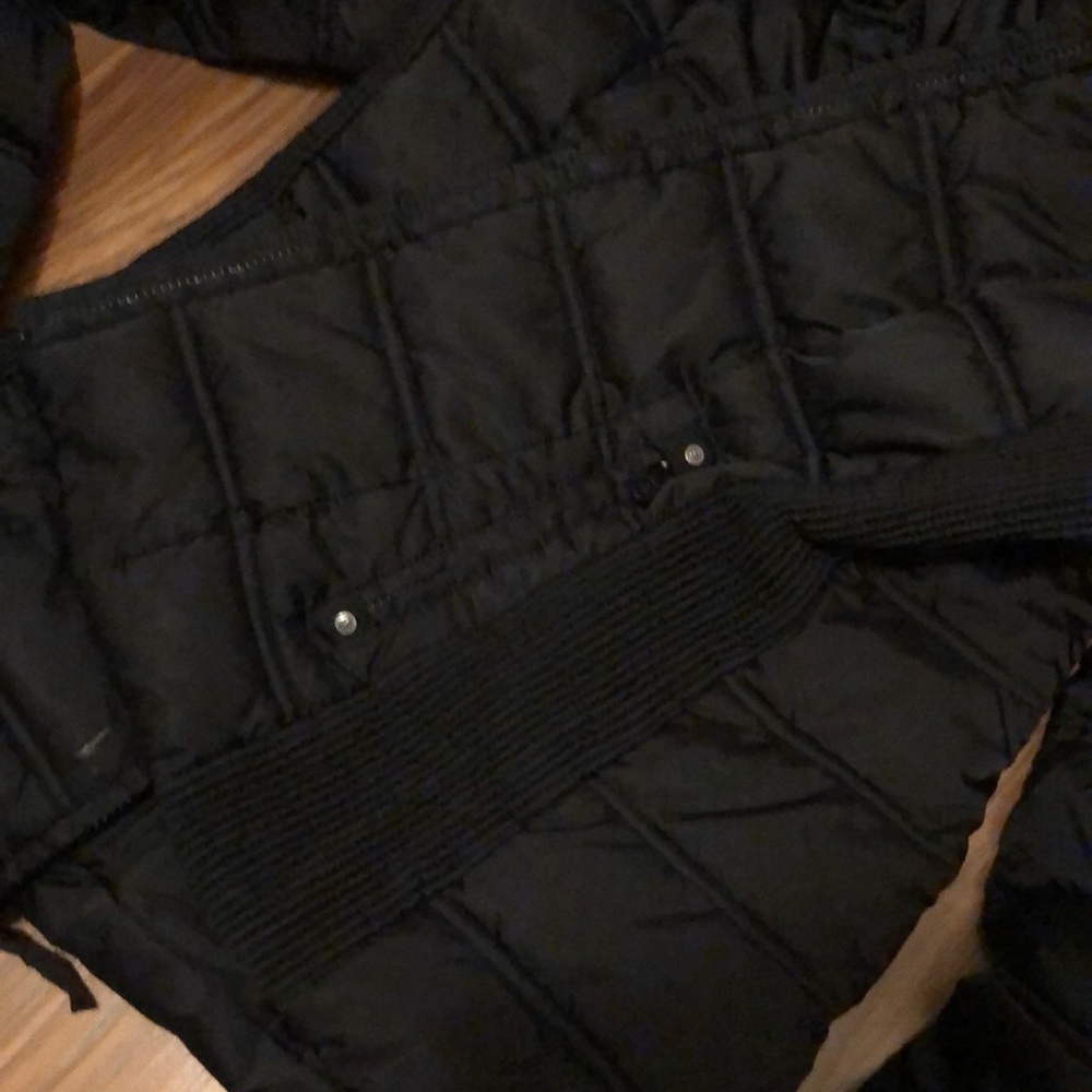 Hot Nautica Jacket for women. Whew! Black, M, 2 small snags on sleeve, pictured. - Picture 6 of 8
